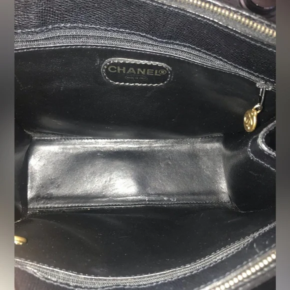 Rare Chanel Vintage Caviar Shoulder Bag - Authentic Black Leather - Picture 6 of 16